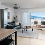 Penthouse In Paraiso Pueblo Style & Serenity * Εστεπόνα
