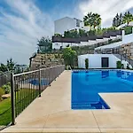 Penthouse In Paraiso Pueblo Style & Serenity Εστεπόνα
