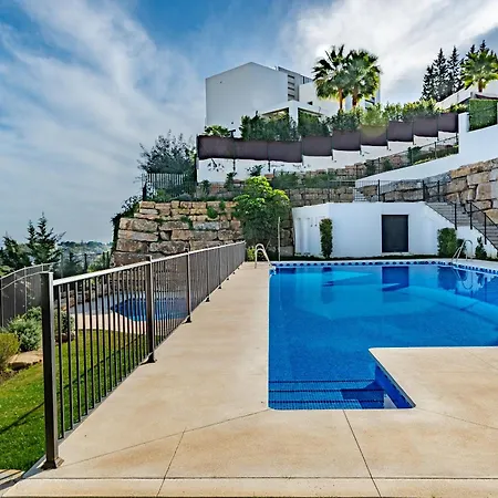Penthouse In Paraiso Pueblo Style & Serenity Estepona