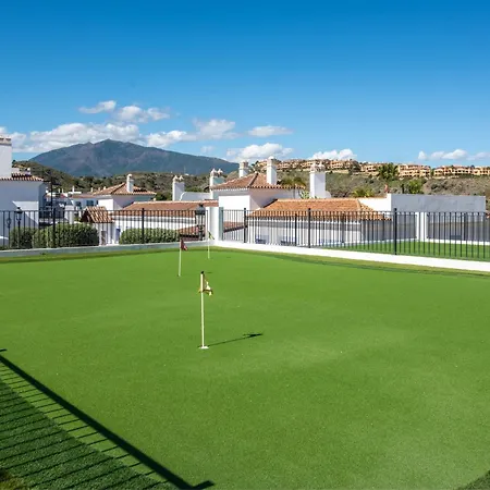 Apartmán Penthouse In Paraiso Pueblo Style & Serenity Estepona