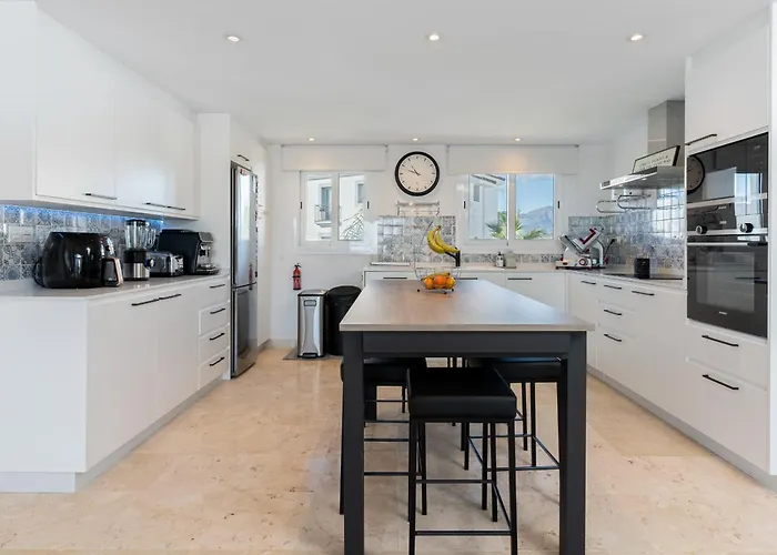 Penthouse In Paraíso Pueblo Style&serenity Apartamento Estepona